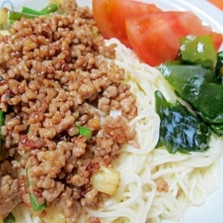 中華風 山芋とにんにくの芽の豆乳まぜそうめん 中華風 山芋とにんにくの芽の豆乳まぜそうめん